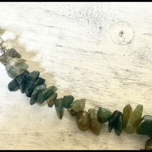 Silver tone heart pendant natural stones necklace - Picture 5 of 10